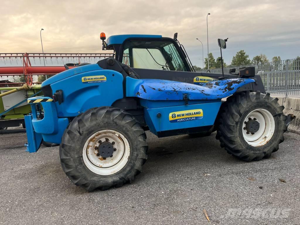 New Holland LM 430 معدات مناولة لأغراض الزراعة