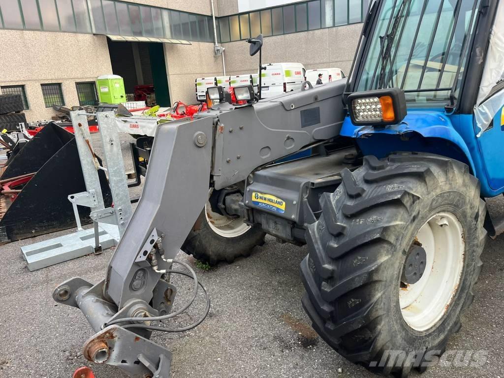 New Holland LM 430 معدات مناولة لأغراض الزراعة