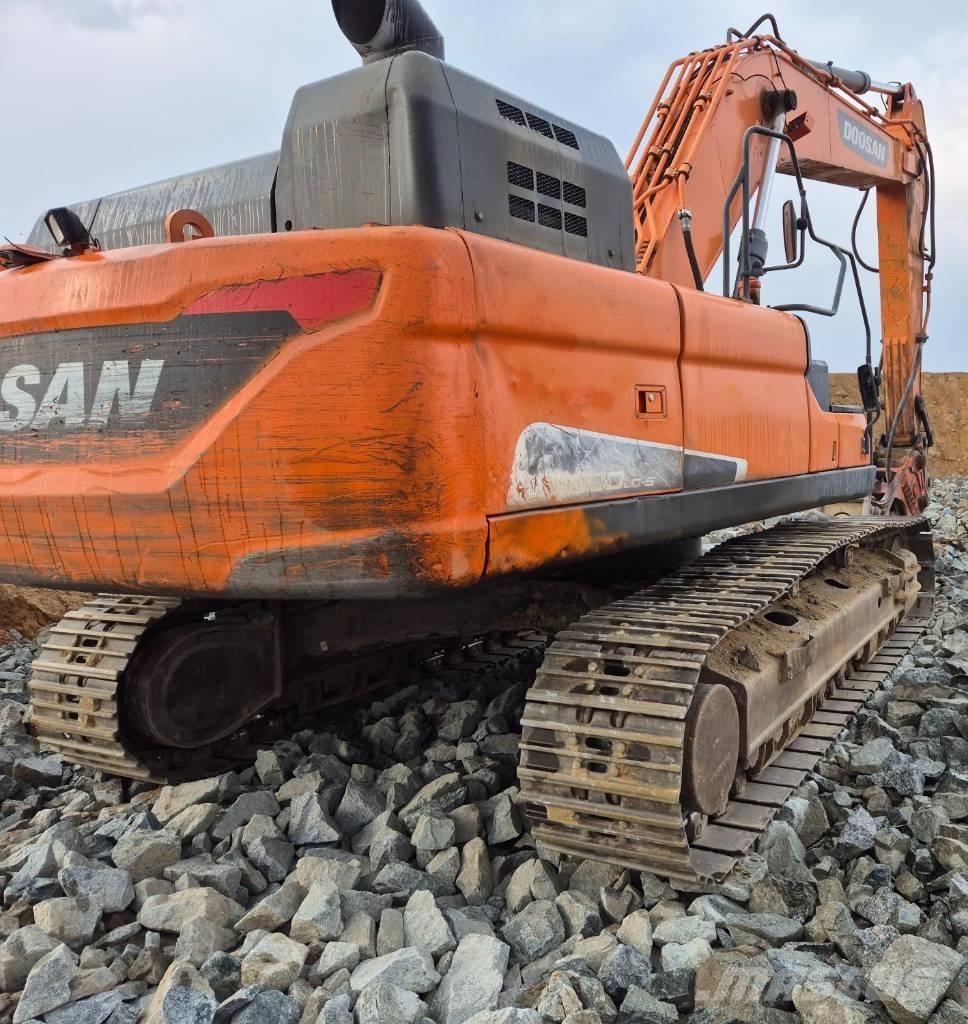 Doosan DX 300 LC-5 حفارات زحافة