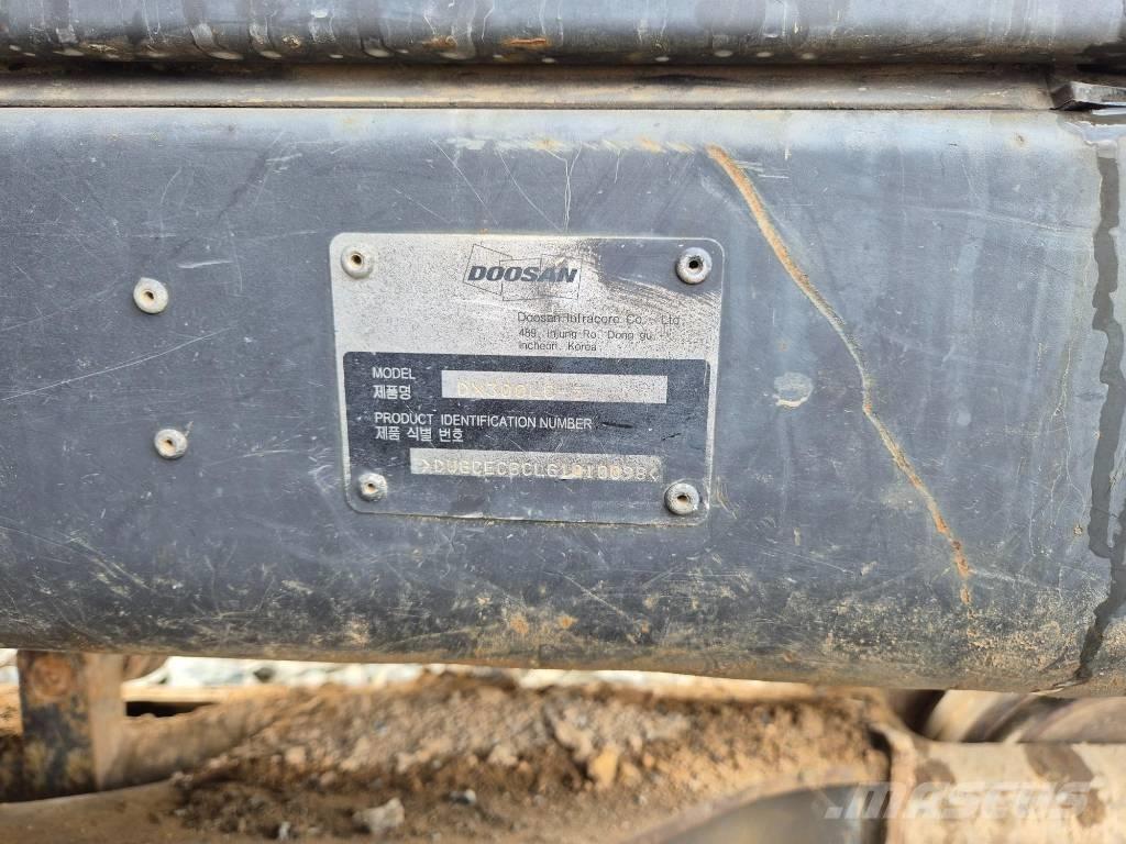 Doosan DX 300 LC-5 حفارات زحافة