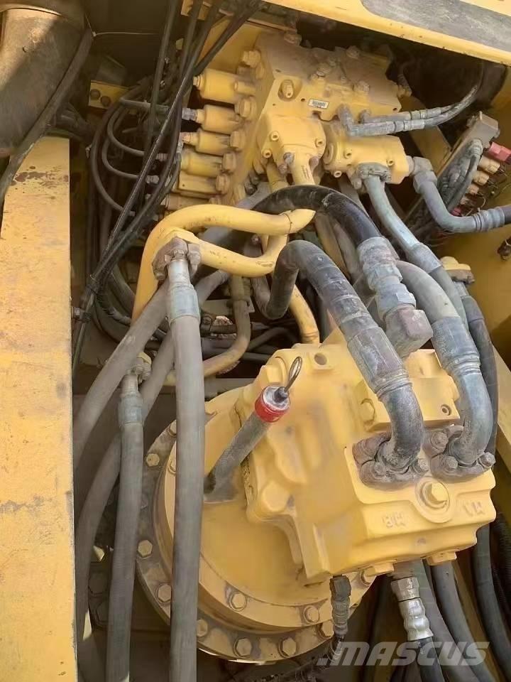Komatsu PC 360 حفارات زحافة