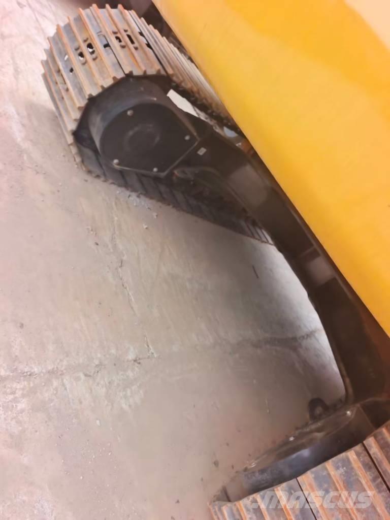 CAT 323 GC حفارات زحافة