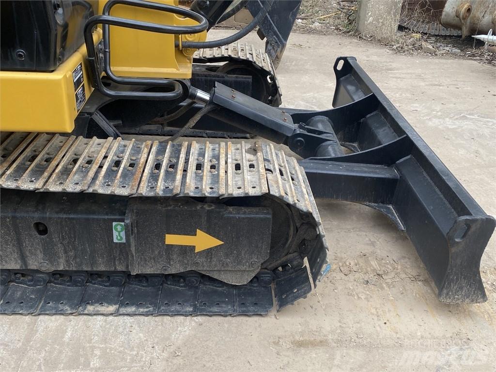 CAT 306 حفارات زحافة