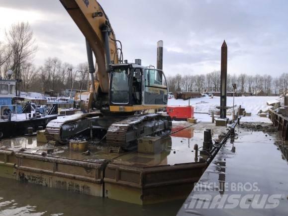 Liebherr R 956 LC حفارات زحافة
