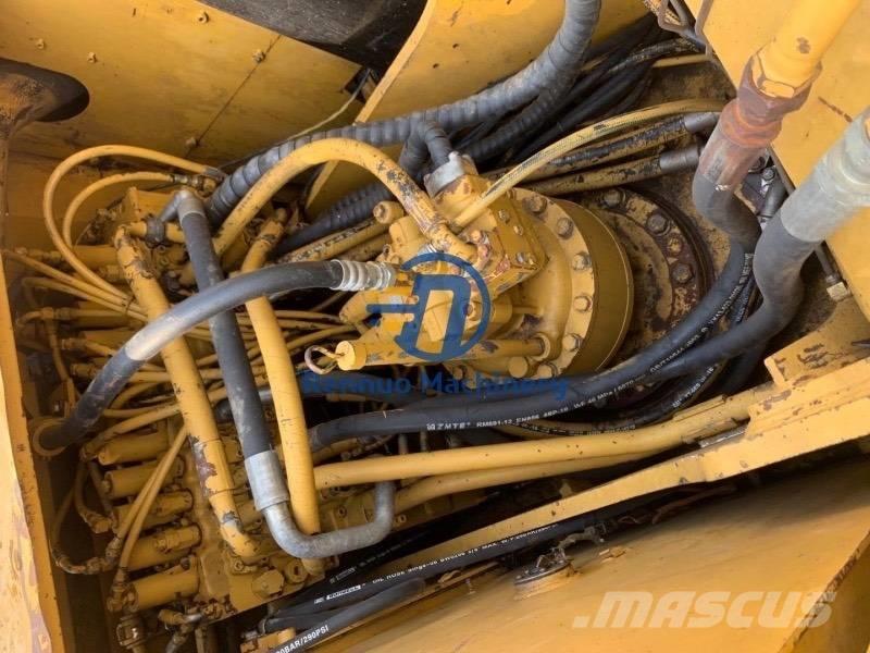 CAT 320 D حفارات وسط 7 طن - 12 طن