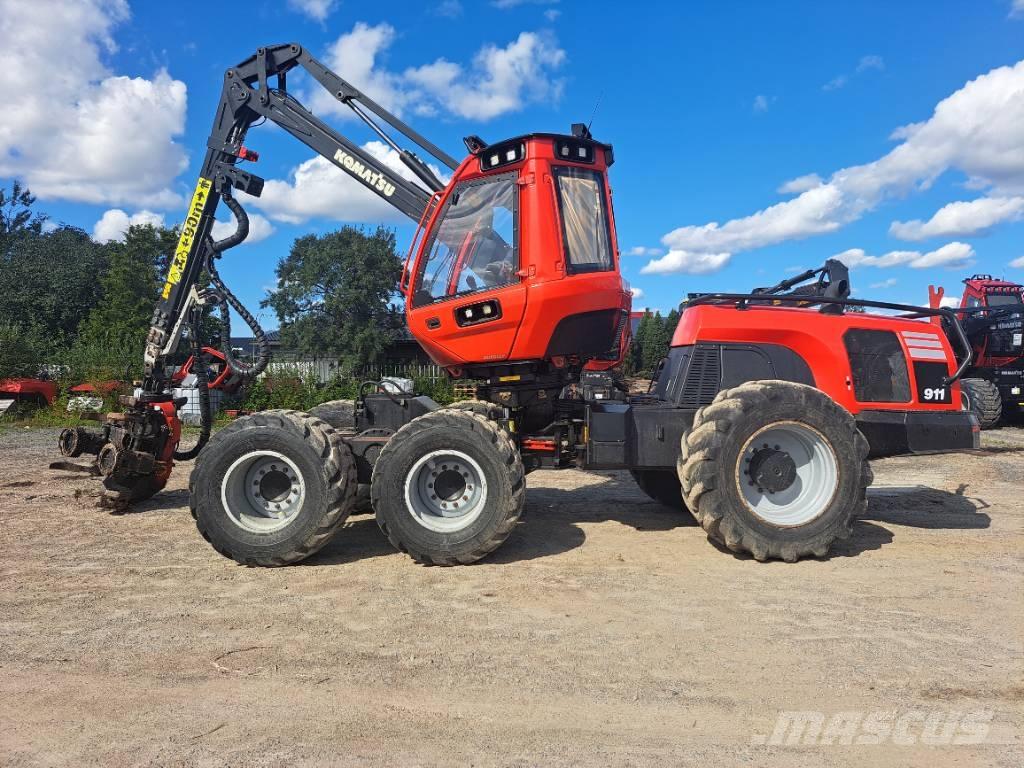 Komatsu 911 حصادات
