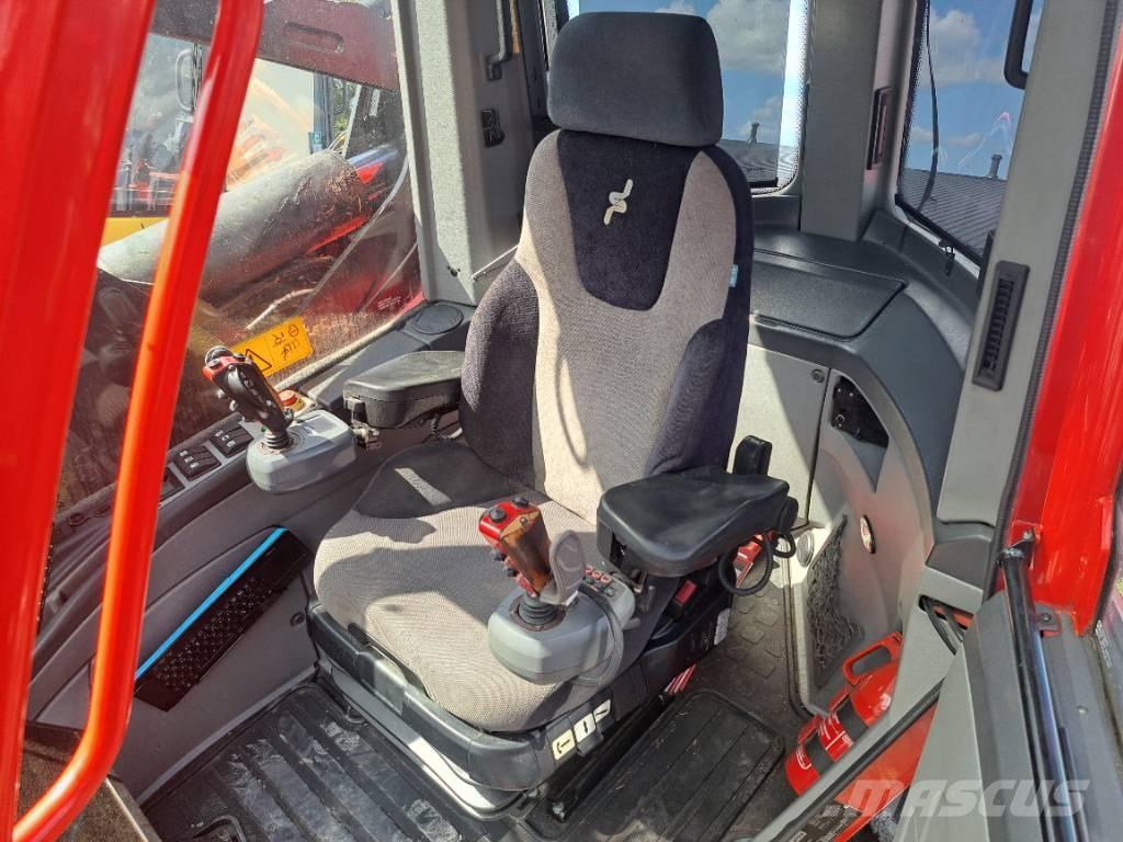 Komatsu 911 حصادات