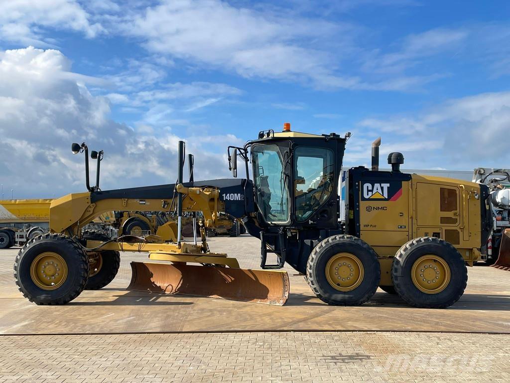 CAT 140M2 معدات تمهيد الطرق