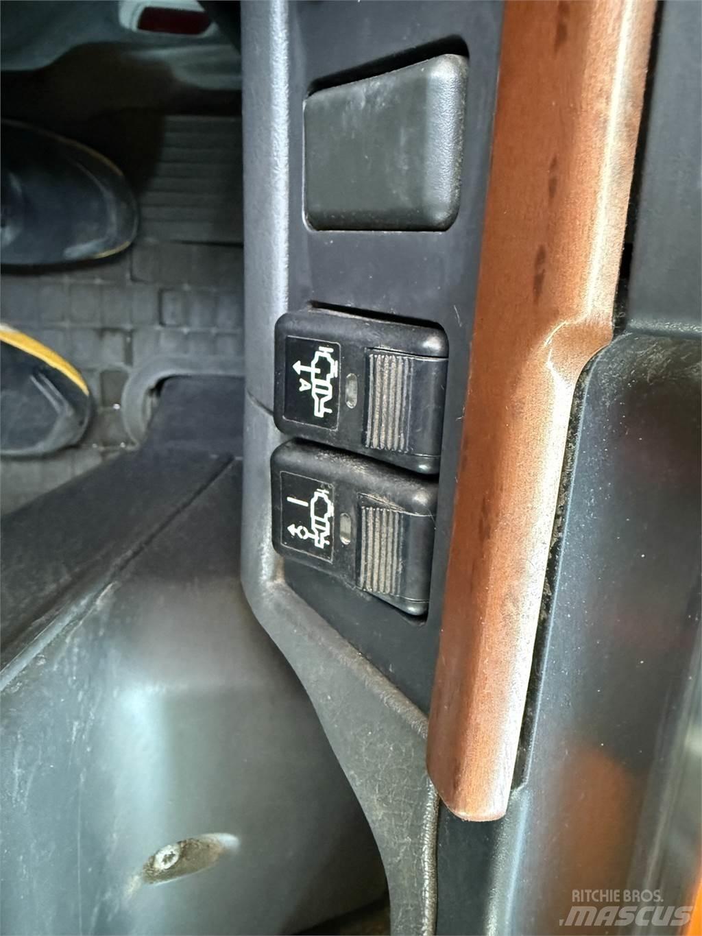 Volvo FH 480 8X4 شاحنات بمقصورة وهيكل