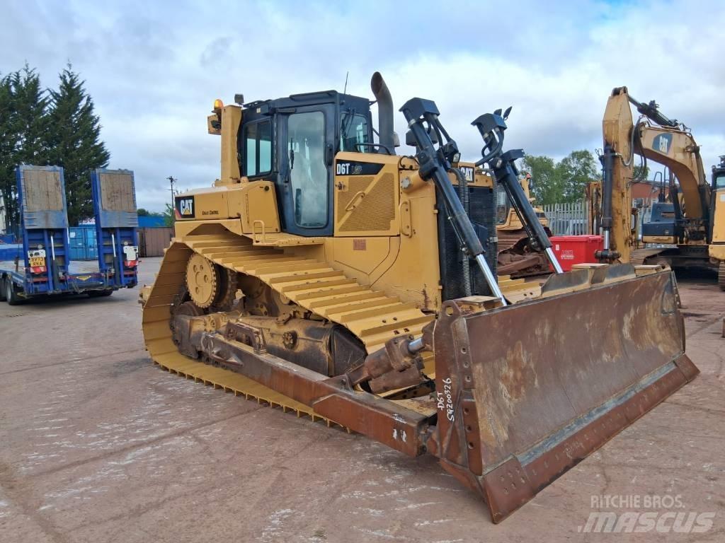 CAT D 6 T LGP بلدوزرات مجنزرة