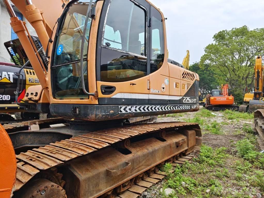 Hyundai R 225LC-9T حفارات زحافة