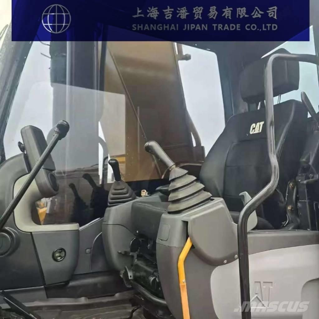 CAT 330 D حفارات زحافة