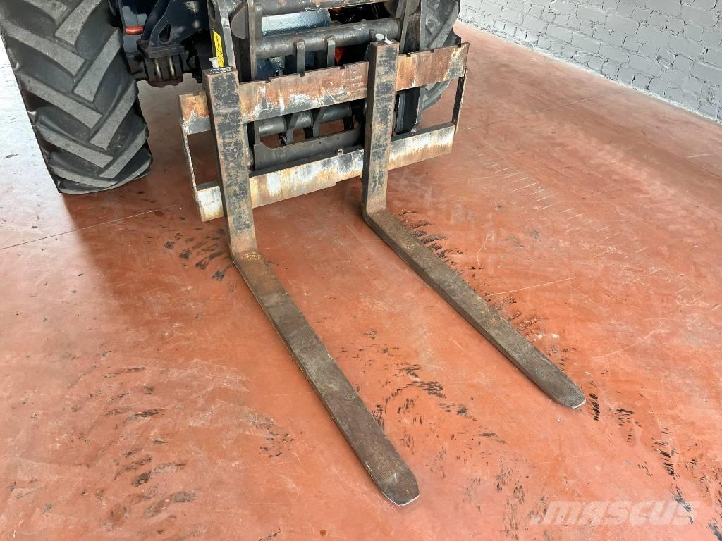 Bobcat TL 358+ AGRI معدات مناولة لأغراض الزراعة