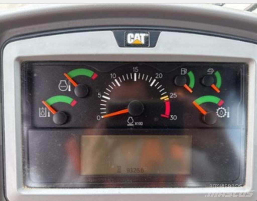 CAT 966 M لوادر بعجل