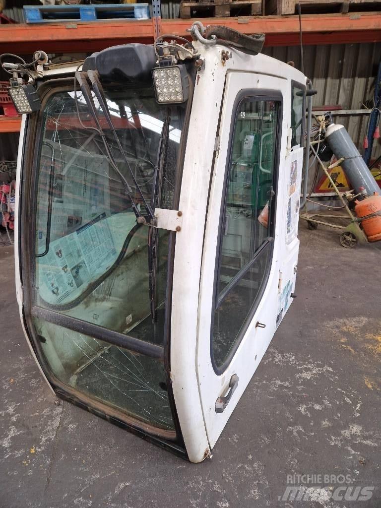 Liebherr A 904 C كابينة والداخلية