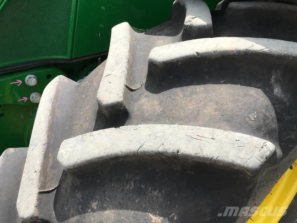 John Deere 6130 M الجرارات