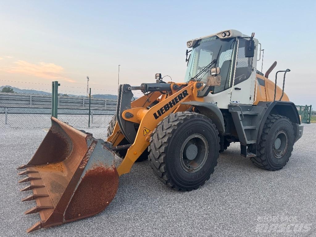 Liebherr L 538 لوادر بعجل
