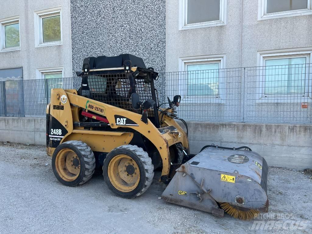 CAT 248 B HF-XPS لوادر انزلاقية التوجيه