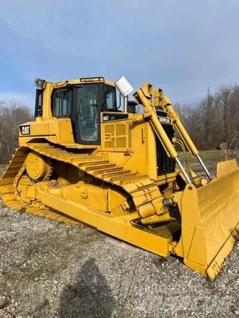 CAT D 6 T LGP بلدوزرات مجنزرة