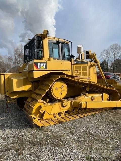 CAT D 6 T LGP بلدوزرات مجنزرة