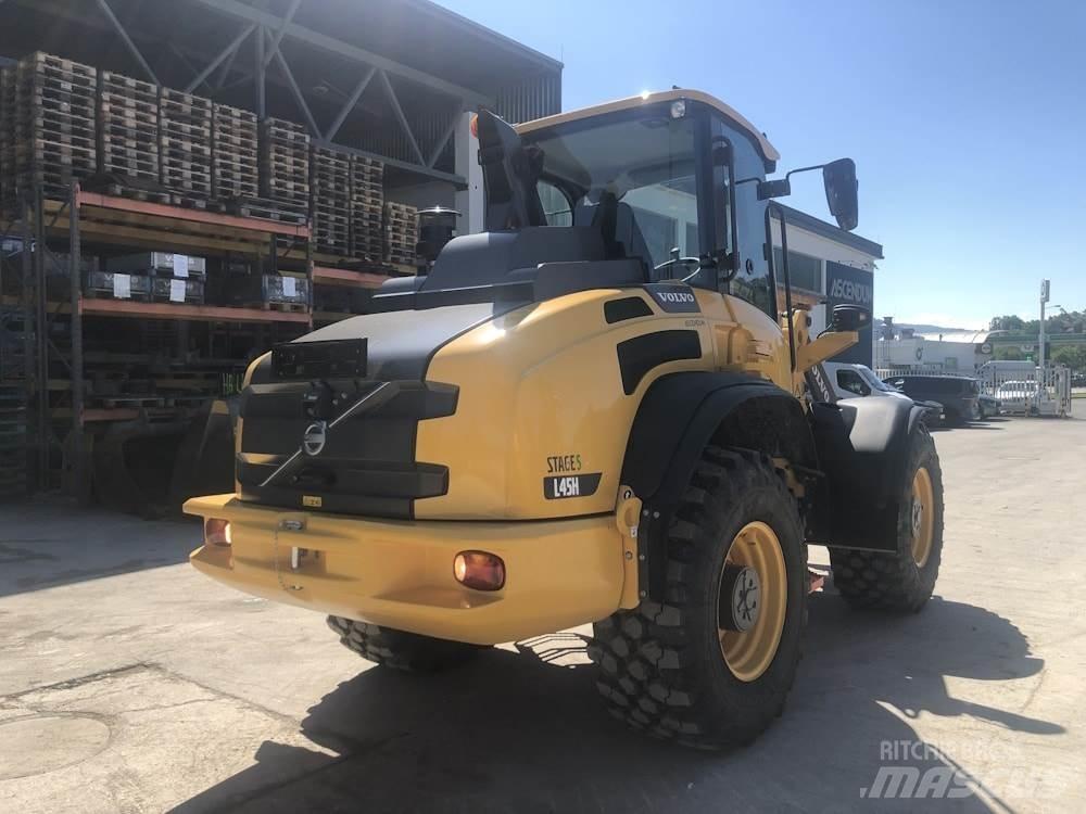 Volvo L45HS لوادر انزلاقية التوجيه