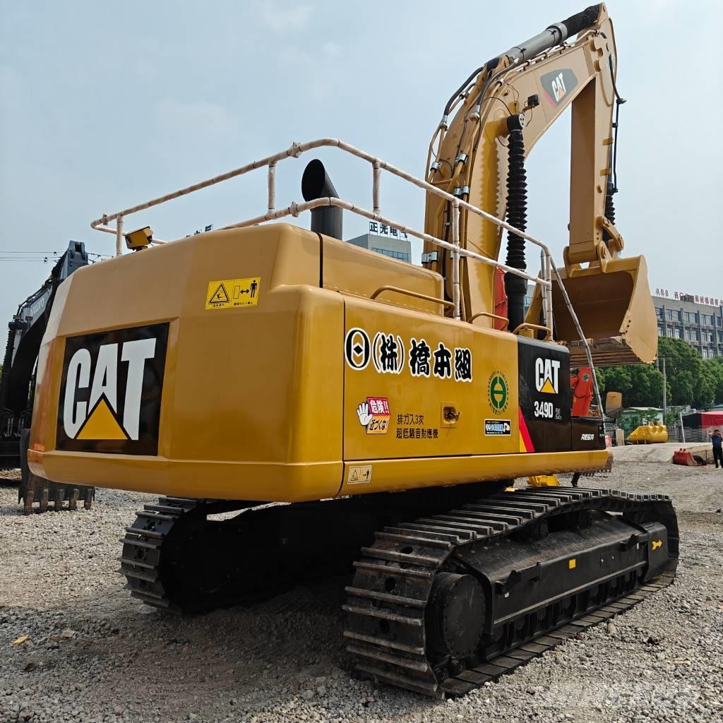 CAT 349 D حفارات زحافة