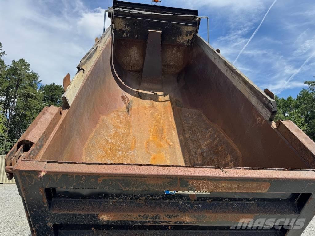 Freightliner 114 SD شاحنات قلابة