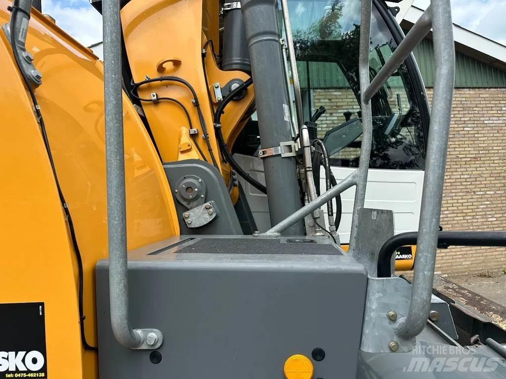Liebherr A914 حفارات بعجل