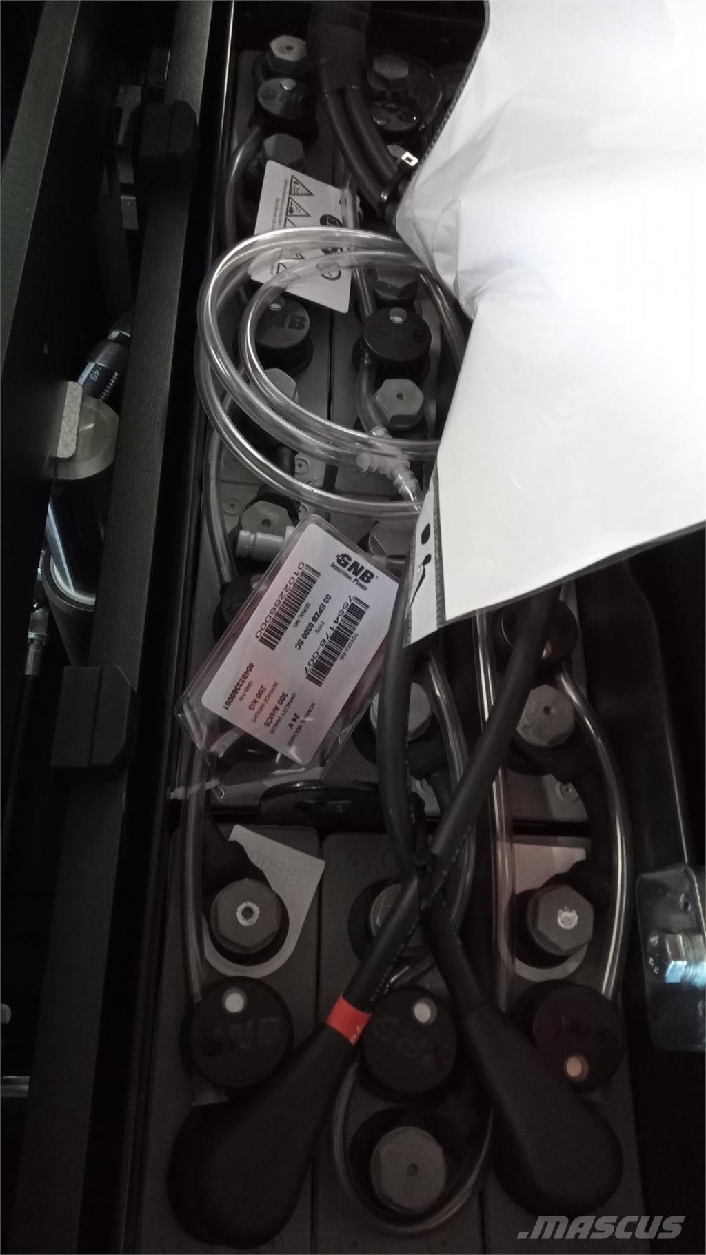 Toyota BT SPE200D شاحنات مناولة ذاتية الدفع