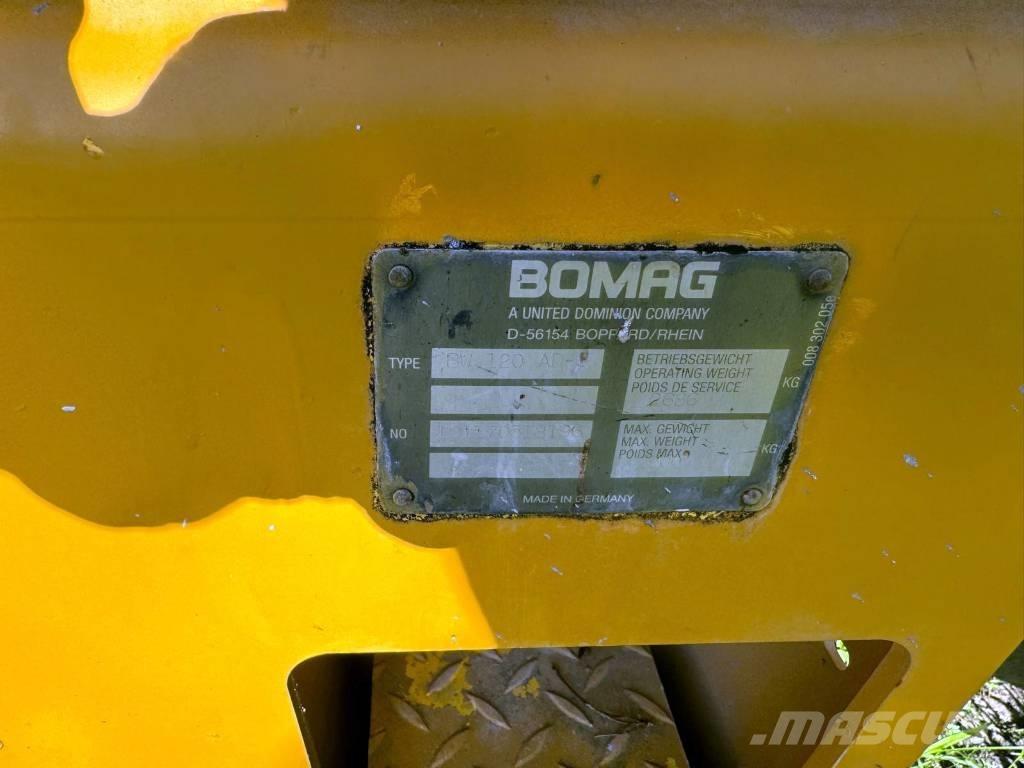 Bomag BW 120 AD-3 مداحل ثنائية الاسطوانة