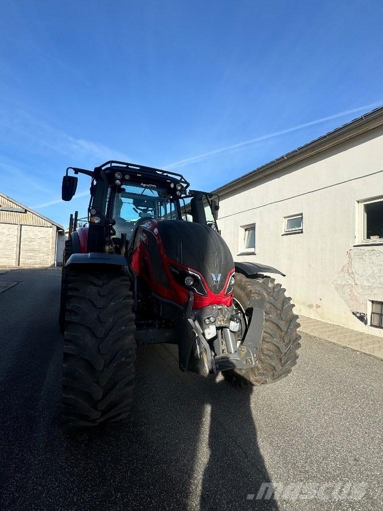 Valtra T 214 D جرارات التحريج