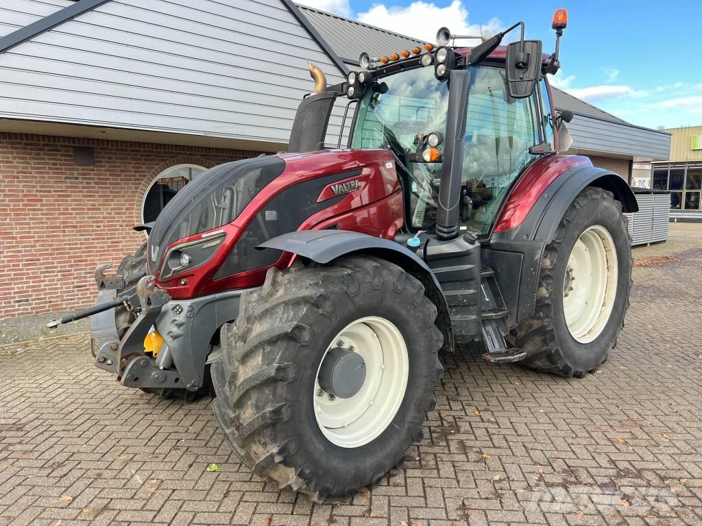 Valtra T 174 Versu الجرارات