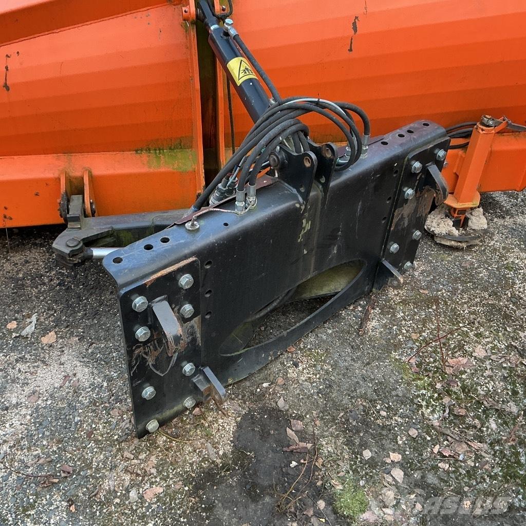 FMG AA330-CITY حراثات ونصول الجليد