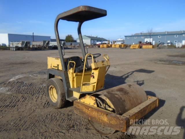 Bomag BW 124 D مداحل أحادية الأسطوانة