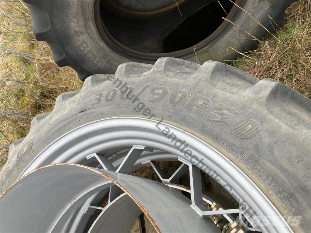 Goodyear 300/90R50 ماكينات زراعية أخرى