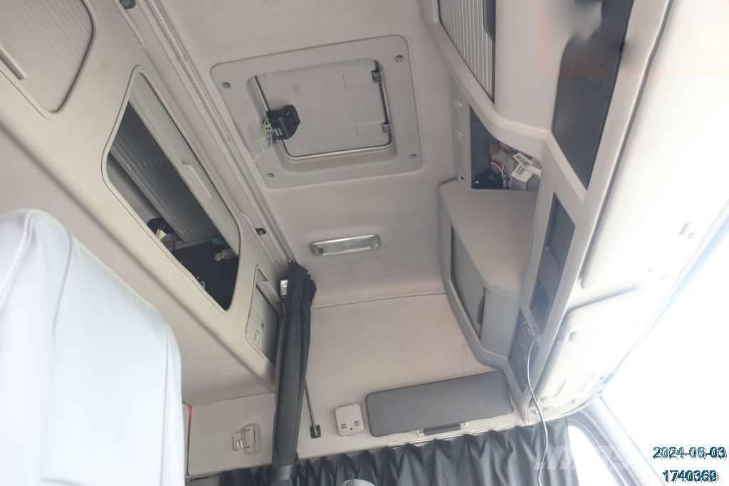 Volvo FH كابينة والداخلية