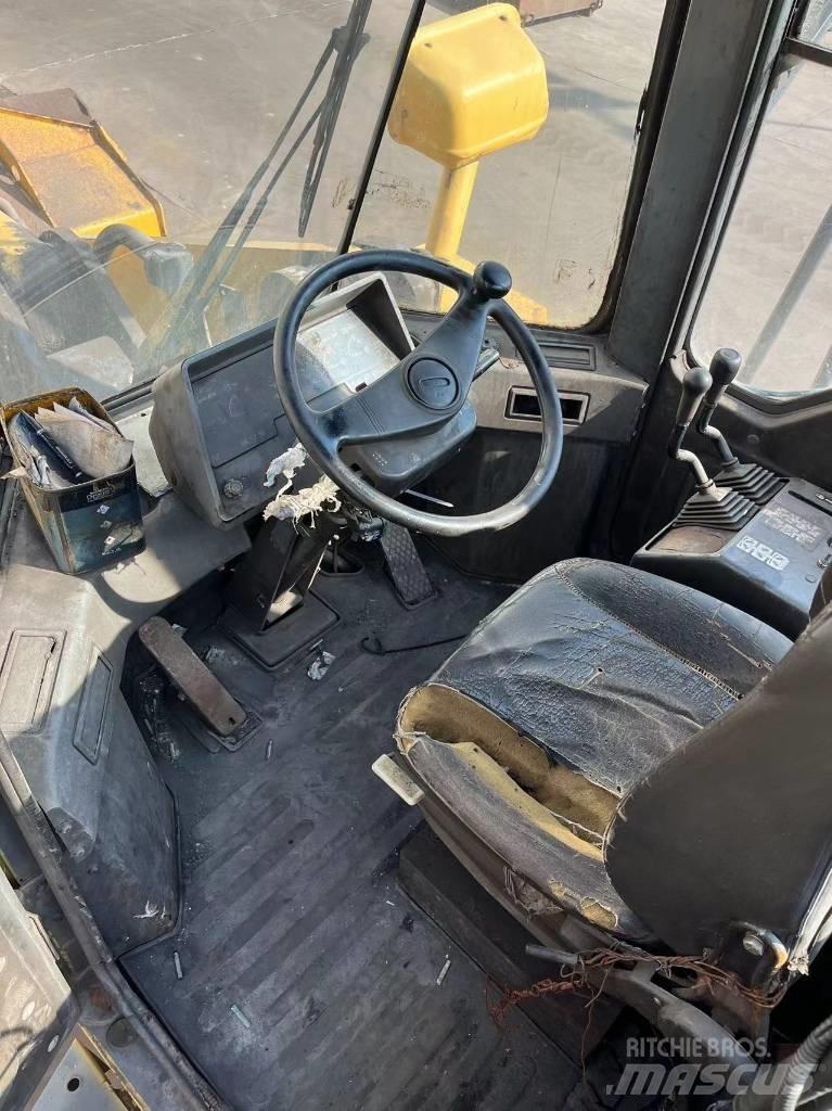 Komatsu WA 470 لوادر بعجل