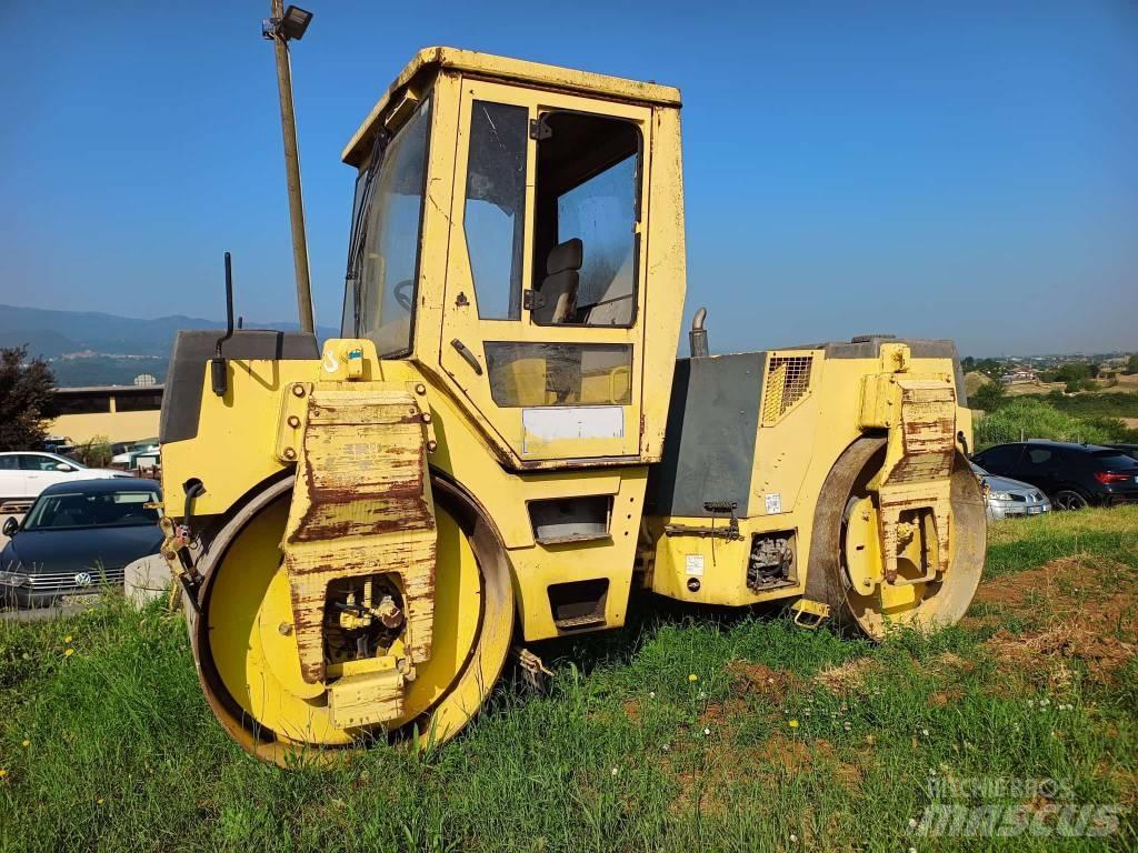 Bomag BW 151 AD-2 مداحل ثنائية الاسطوانة