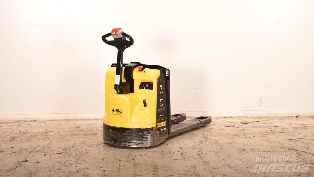 Hyster P 1.6 معدات الرفع منخفض المستوى