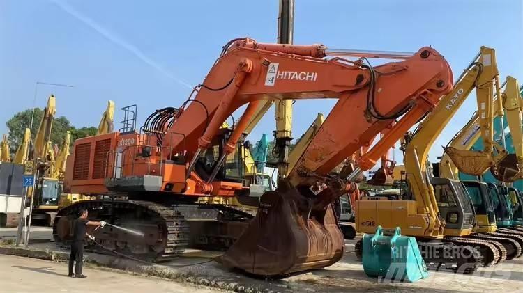 Hitachi EX 1200 حفارات زحافة