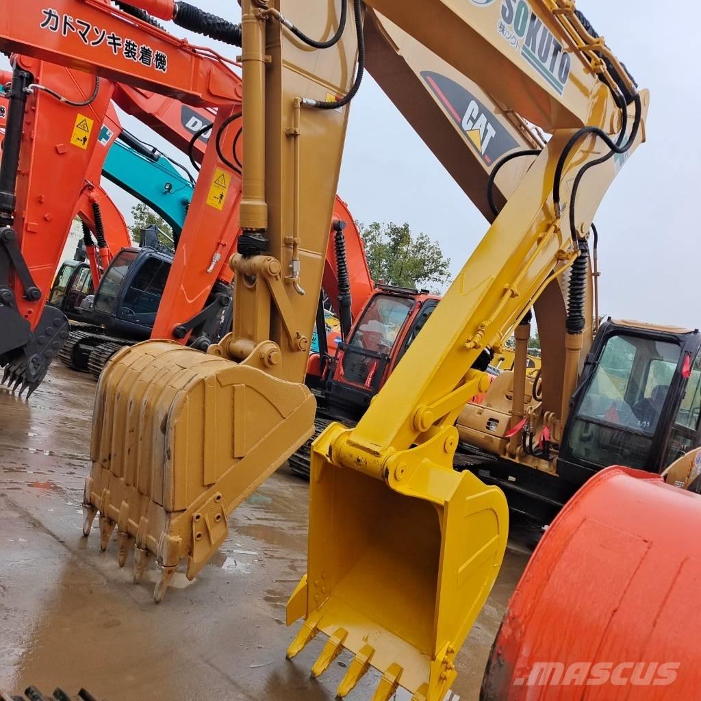 Komatsu PC 130-7 حفارات زحافة