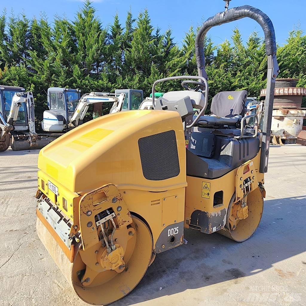 Volvo DD 25 مداحل ثنائية الاسطوانة