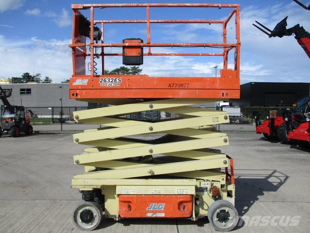 JLG 2632ES (670) رافعات مقصية الشكل
