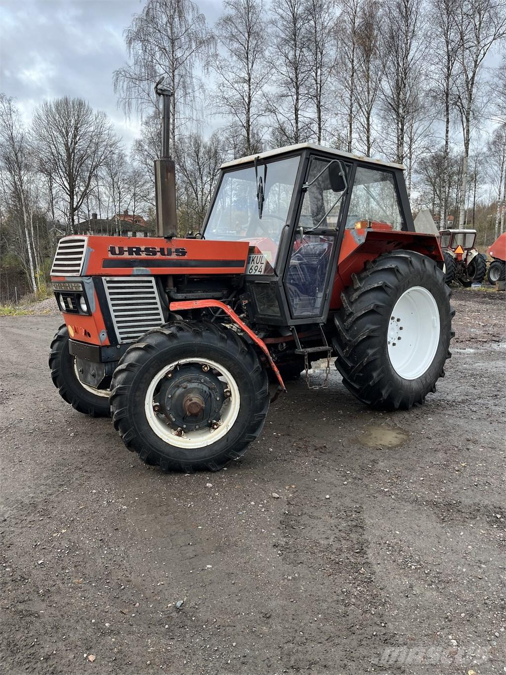 Ursus c-385 الجرارات