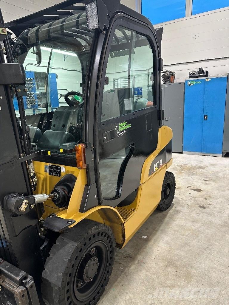 CAT GP 20 N شاحنات LPG