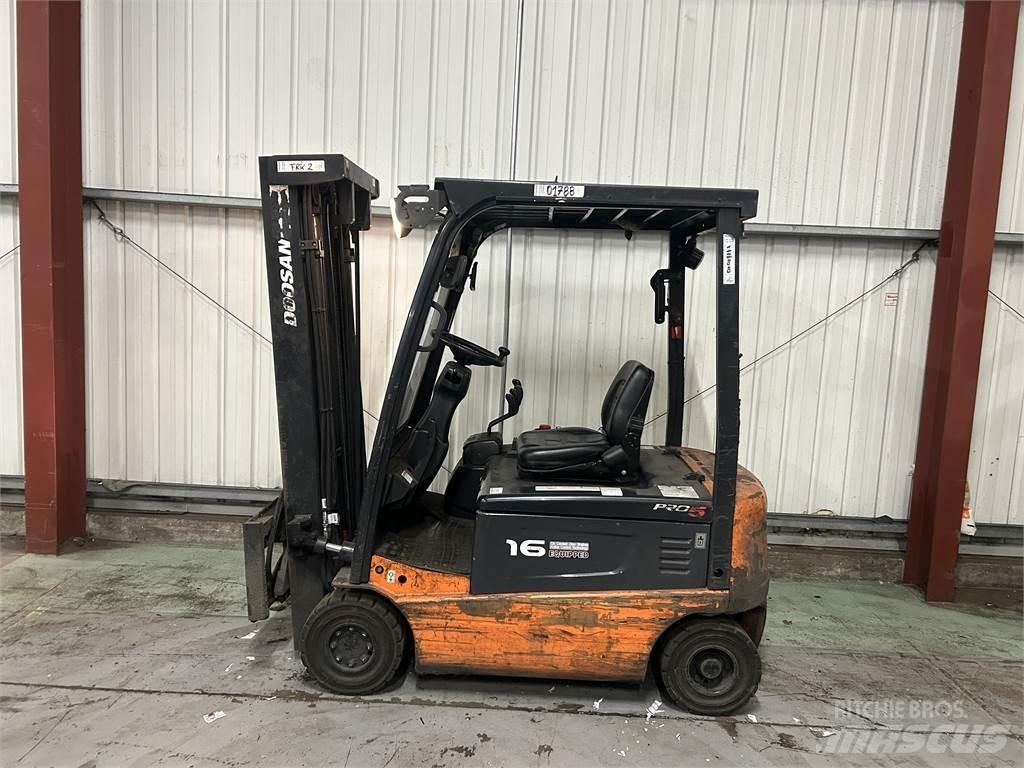 Doosan B16X-5 شاحنات ذات رافعات شوكية تعمل بالكهرباء