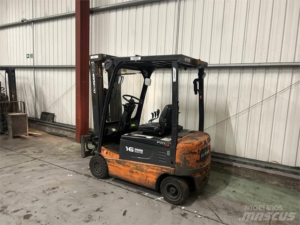 Doosan B16X-5 شاحنات ذات رافعات شوكية تعمل بالكهرباء