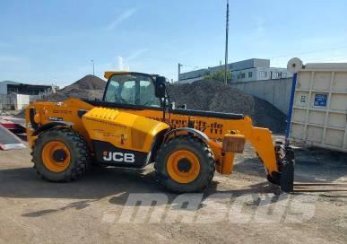 JCB 540-140 مناولات متداخلة