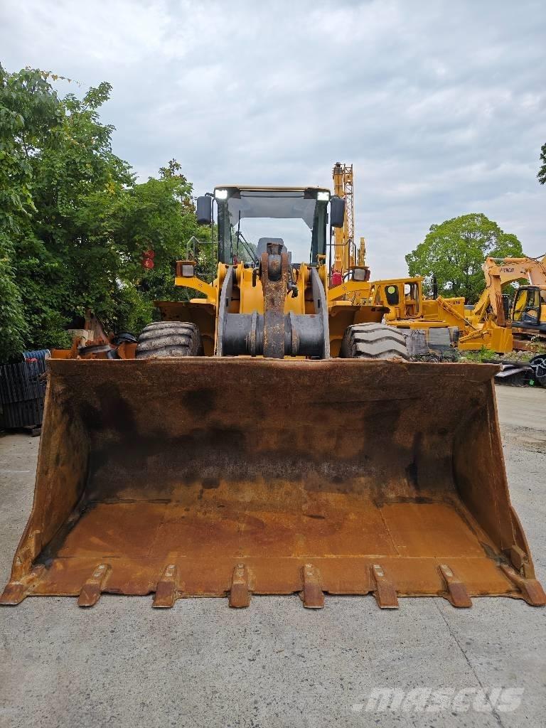 Volvo L 105 لوادر بعجل