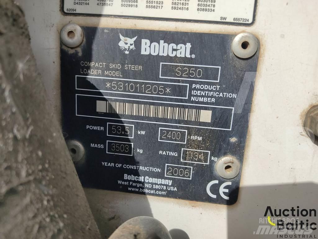 Bobcat S 250 لوادر انزلاقية التوجيه